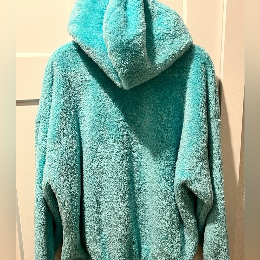 UGG NWT AUTHENTIC LOYRA SHERPA LAGUNA SOFT DROP SHOULDER SLEEVES WARM HO… - Picture 11 of 17